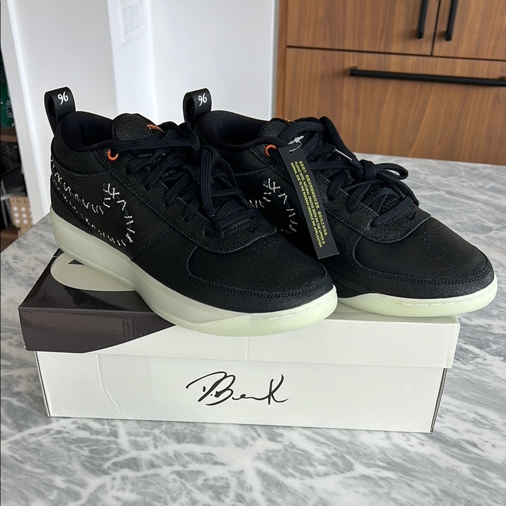 NWT Nike BOOK 1 Halloween Basketball Sneakers